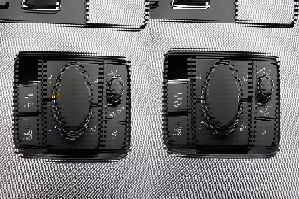 Used 2024 MAZDA CX-90 Plug-In Hybrid w/ Premium Pkg image 27