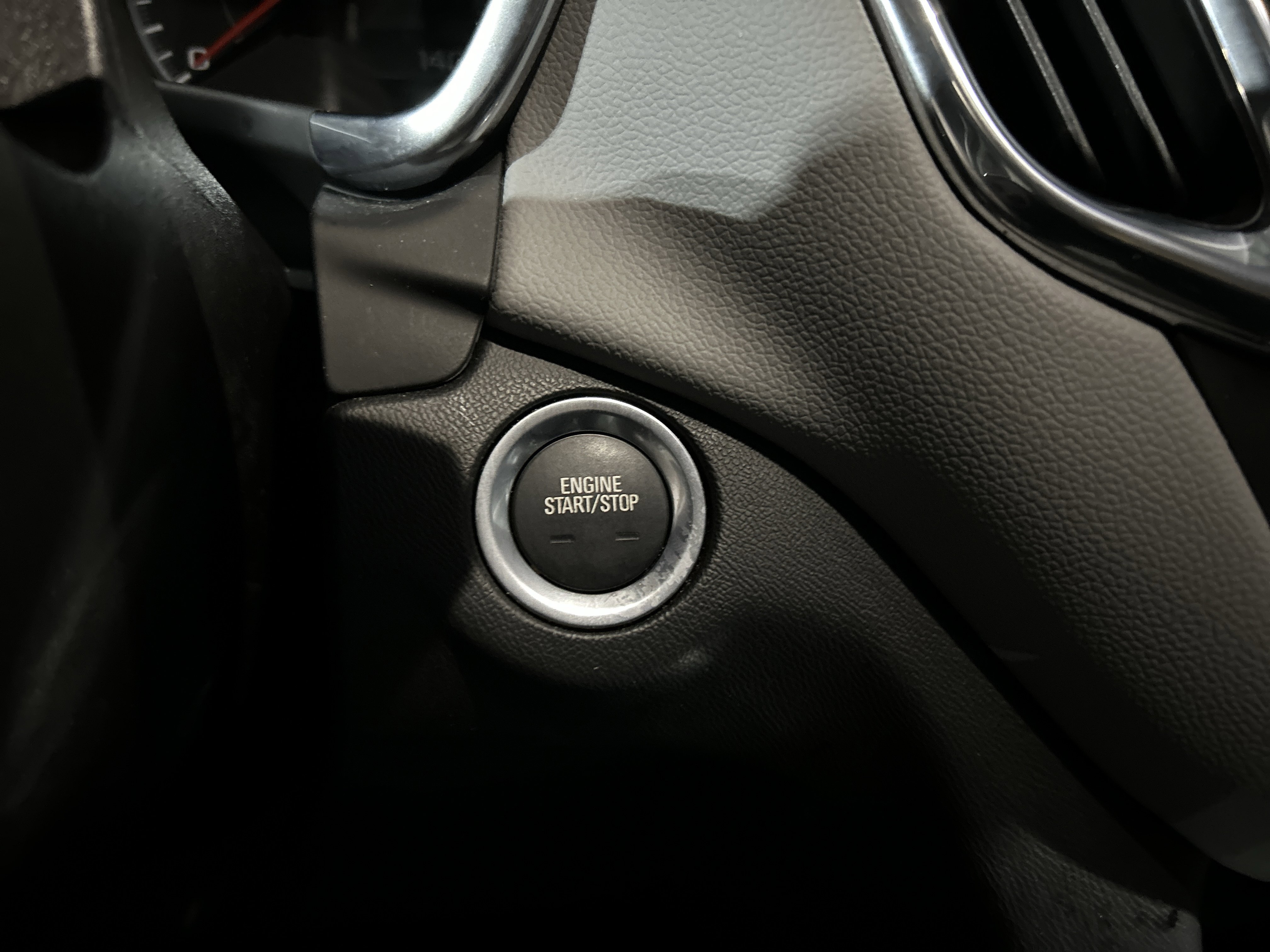 Used 2023 Chevrolet Equinox LS image 22