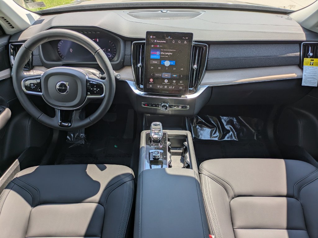 New 2027 Volvo XC90 B6 Plus AWD/4WD image 14