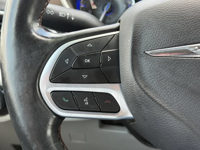 Used 2019 Chrysler Pacifica Touring-L FWD image 22