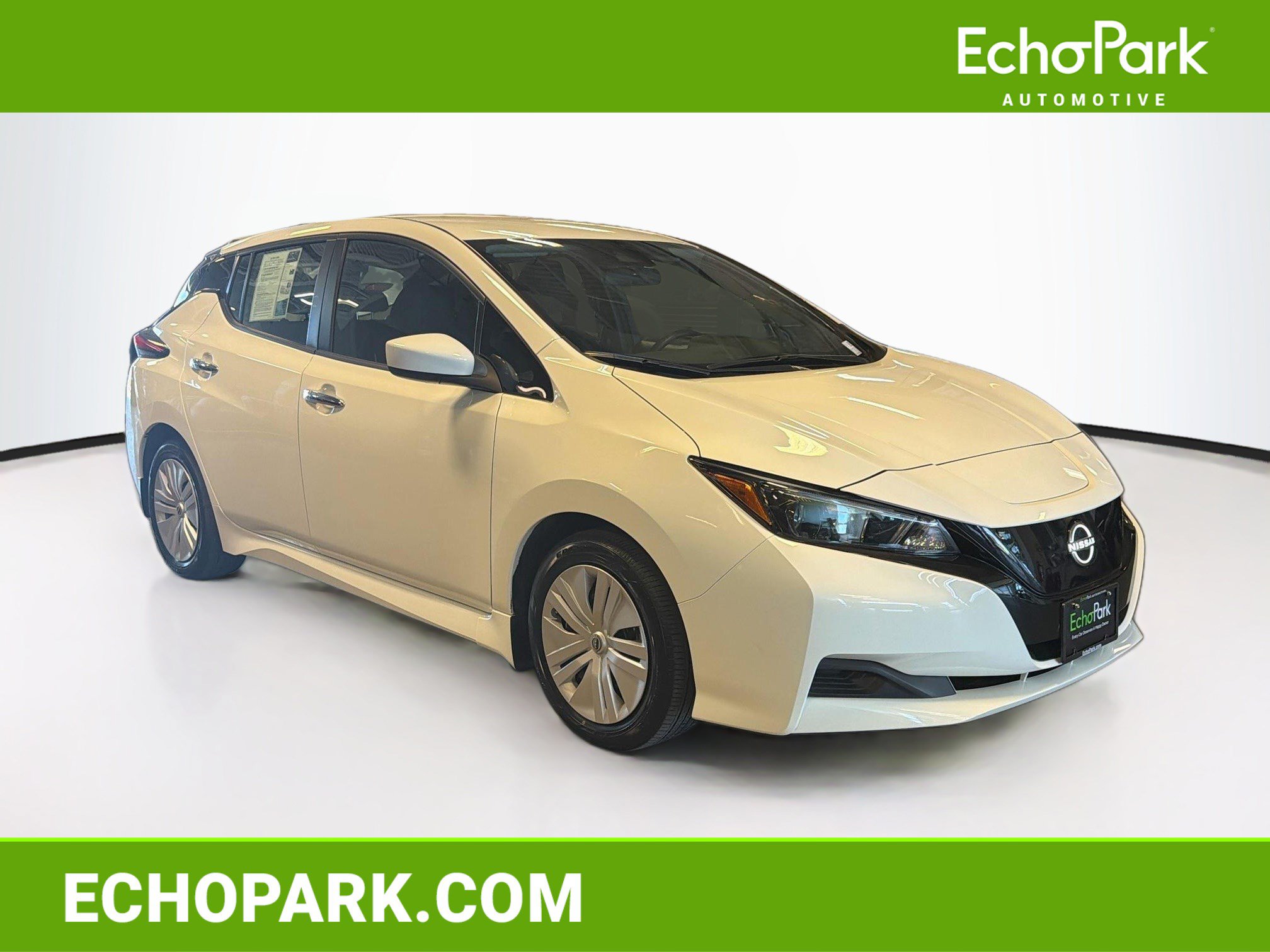 Used 2025 Nissan Leaf S FWD image 1