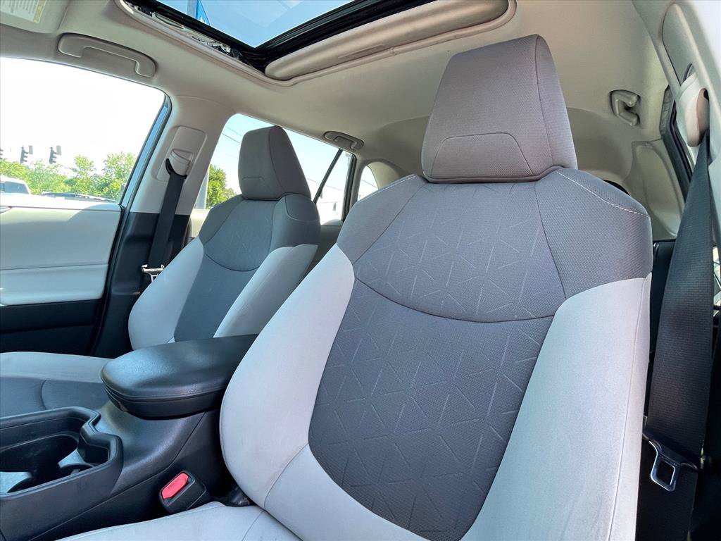 Used 2020 Toyota RAV4 XLE w/ Convenience Package AWD/4WD image 22