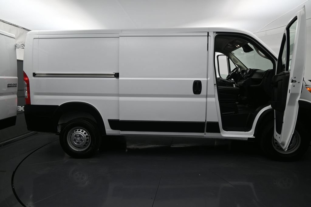 Used 2025 RAM ProMaster 2500 w/ Convenience Group FWD image 10