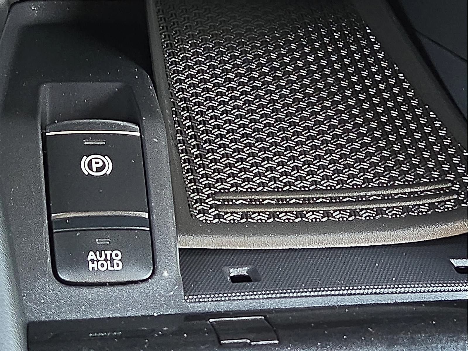 Used 2023 Nissan Kicks SR FWD image 18