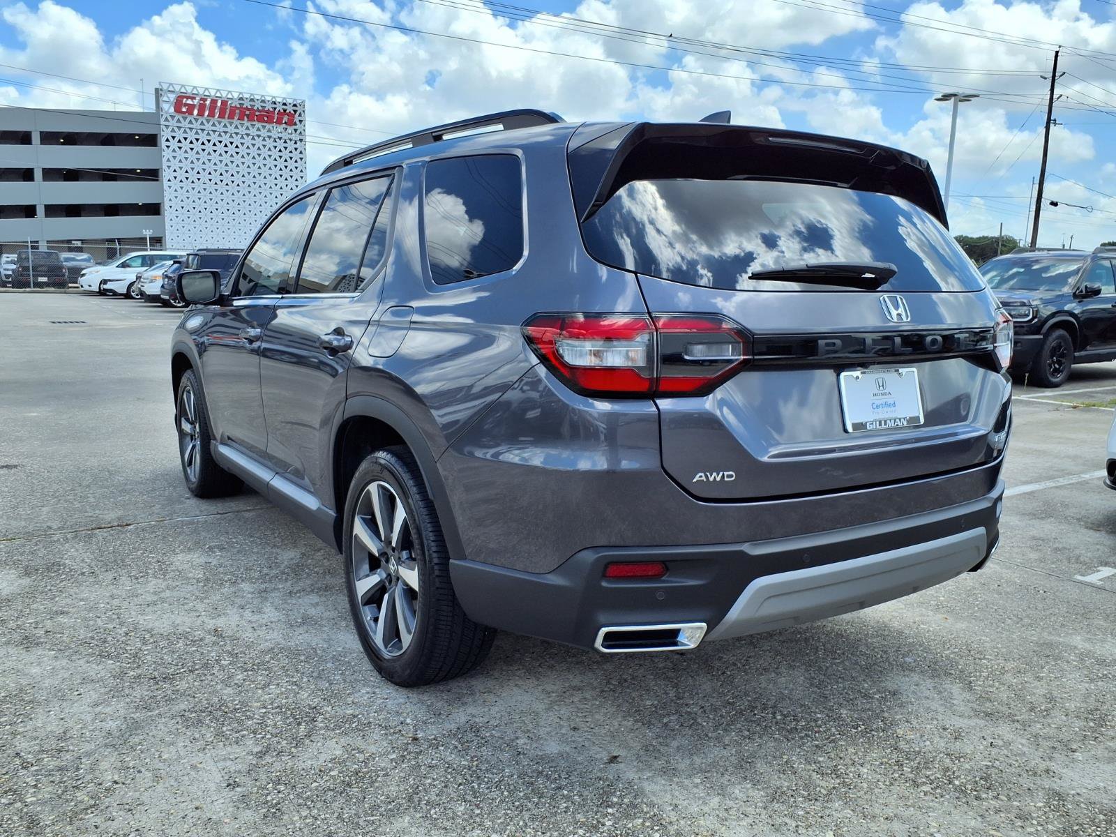 Used 2023 Honda Pilot Elite image 3