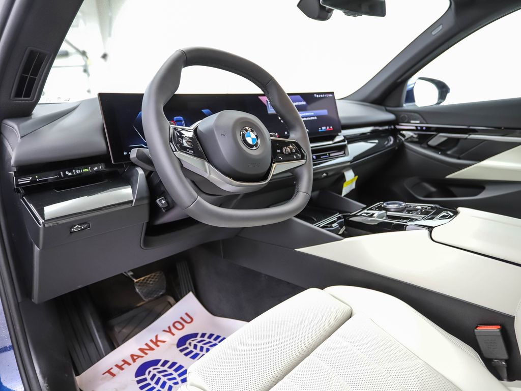 Certified 2025 BMW 530i xDrive w/ Premium Package image 10