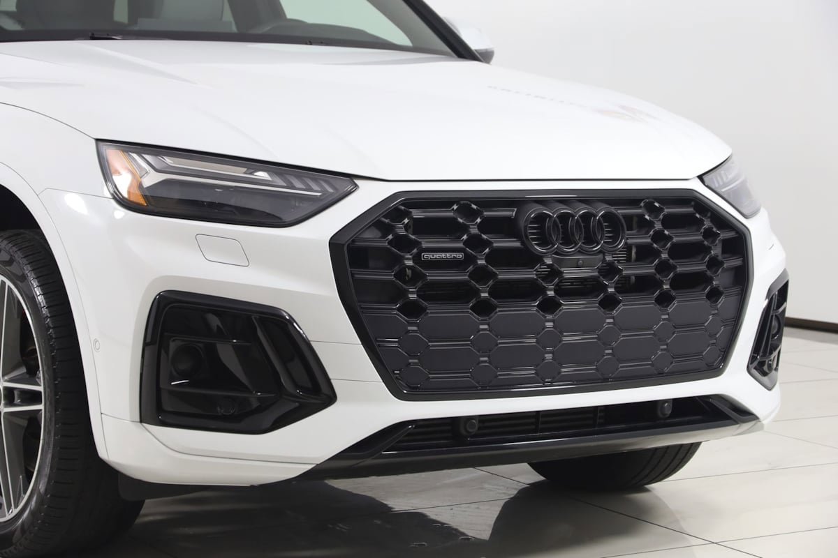 Used 2024 Audi Q5 e Prestige AWD/4WD image 42