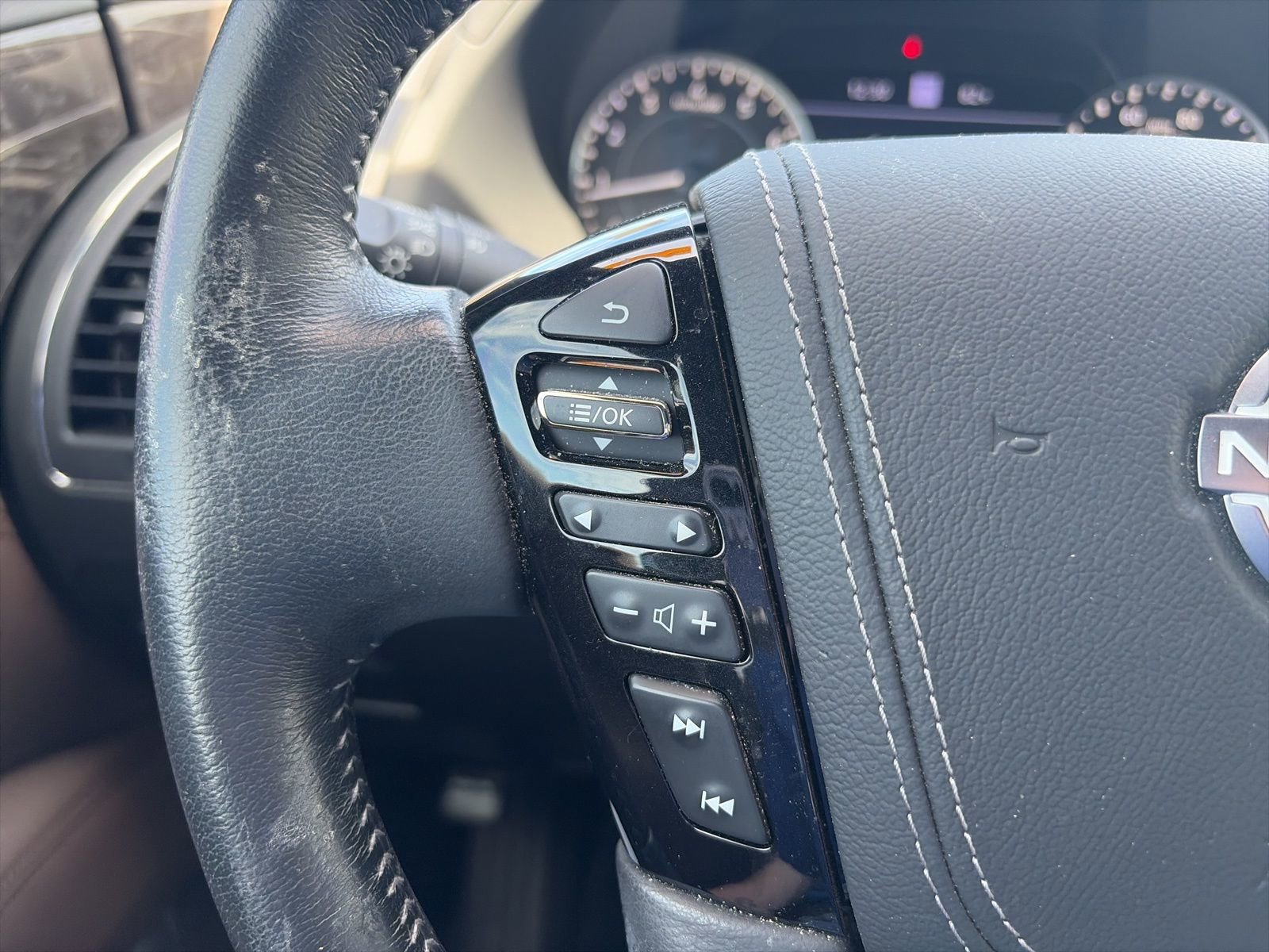 Used 2023 Nissan Armada Platinum w/ Captain's Chairs Package image 19