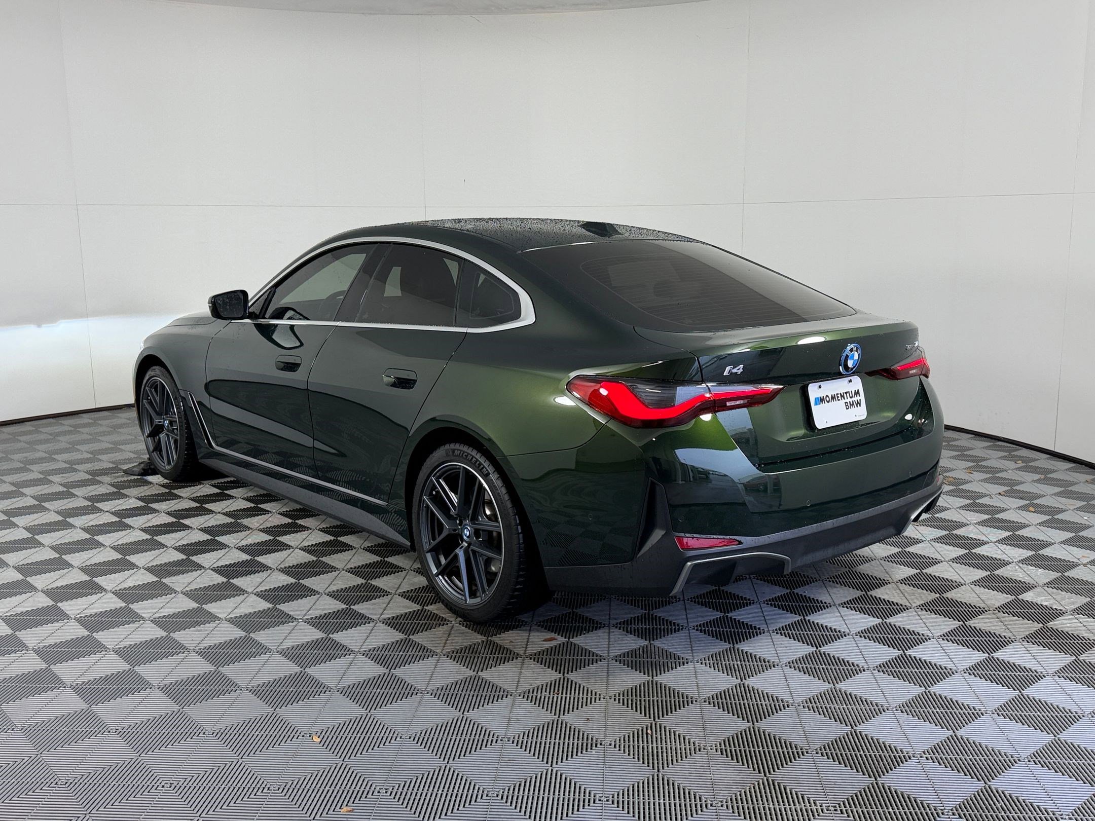 Used 2023 BMW i4 eDrive35 w/ Premium Package RWD image 3