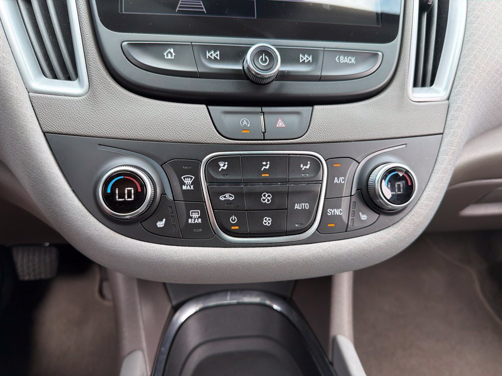 Used 2025 Chevrolet Malibu LT FWD image 16
