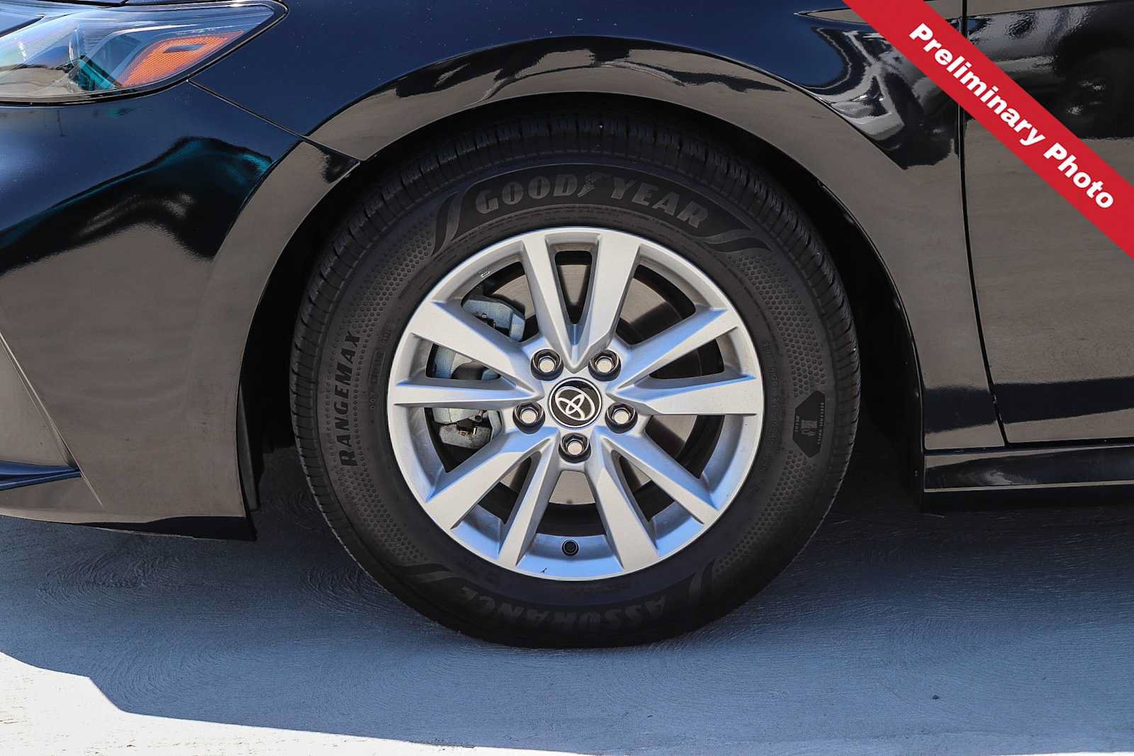 Used 2025 Toyota Camry LE w/ Convenience Package FWD image 10