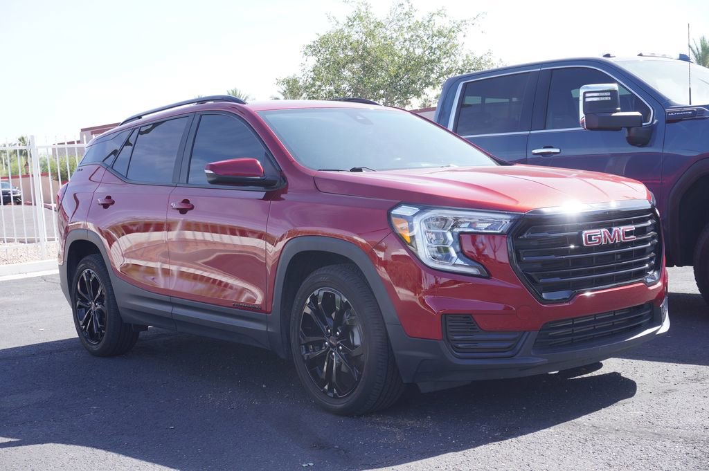 Certified 2022 GMC Terrain SLE w/ Driver Convenience Package FWD image 3