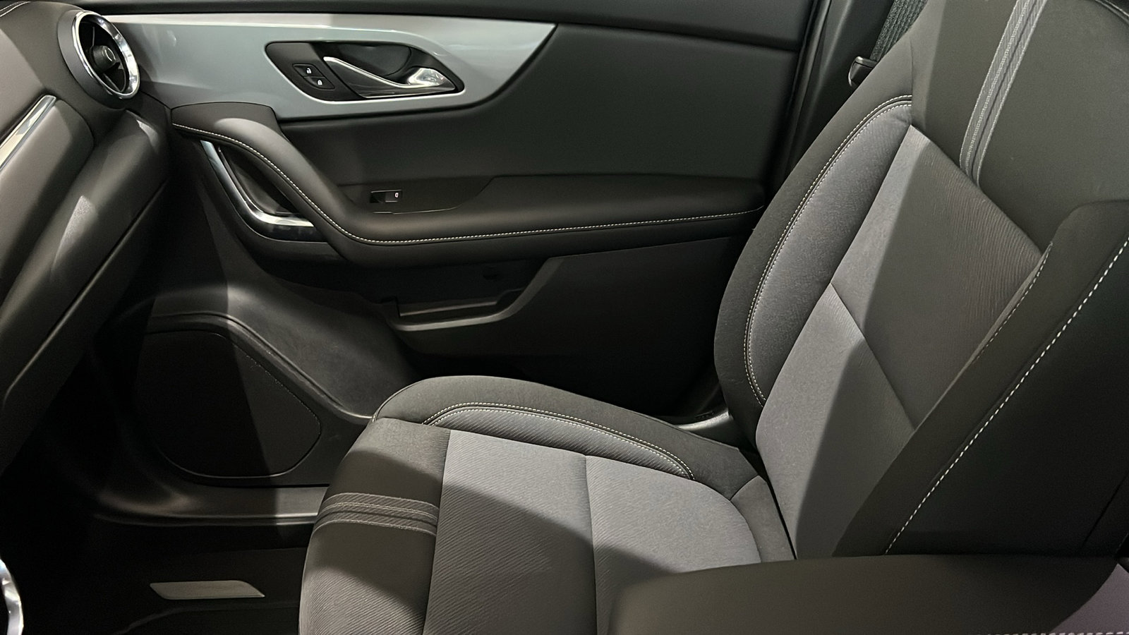 New 2025 Chevrolet Blazer LT w/ Redline Edition image 17