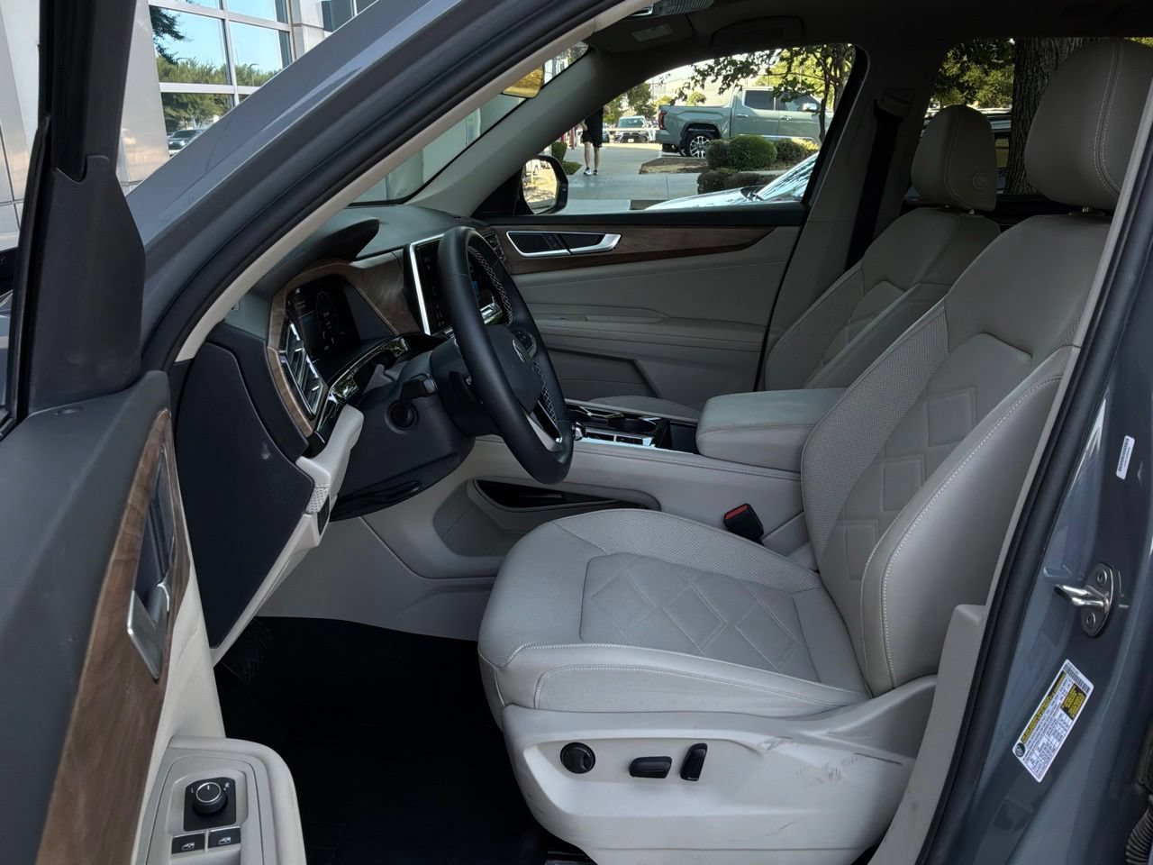Used 2026 Volkswagen Atlas SE FWD image 10