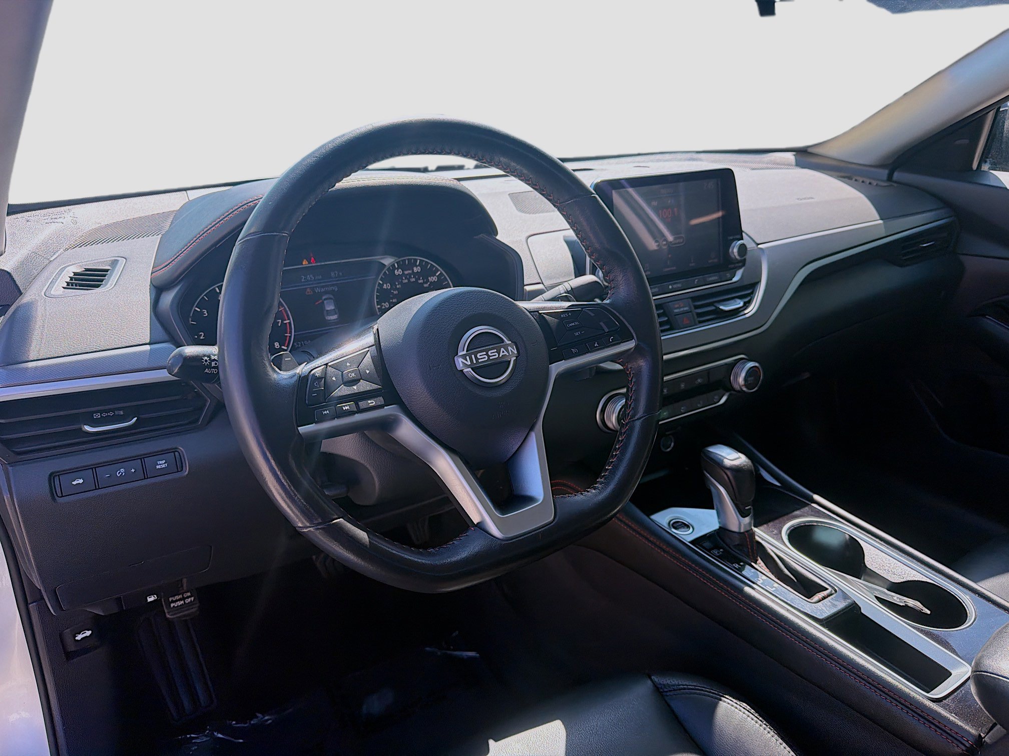 Used 2024 Nissan Altima 2.5 SR FWD image 9