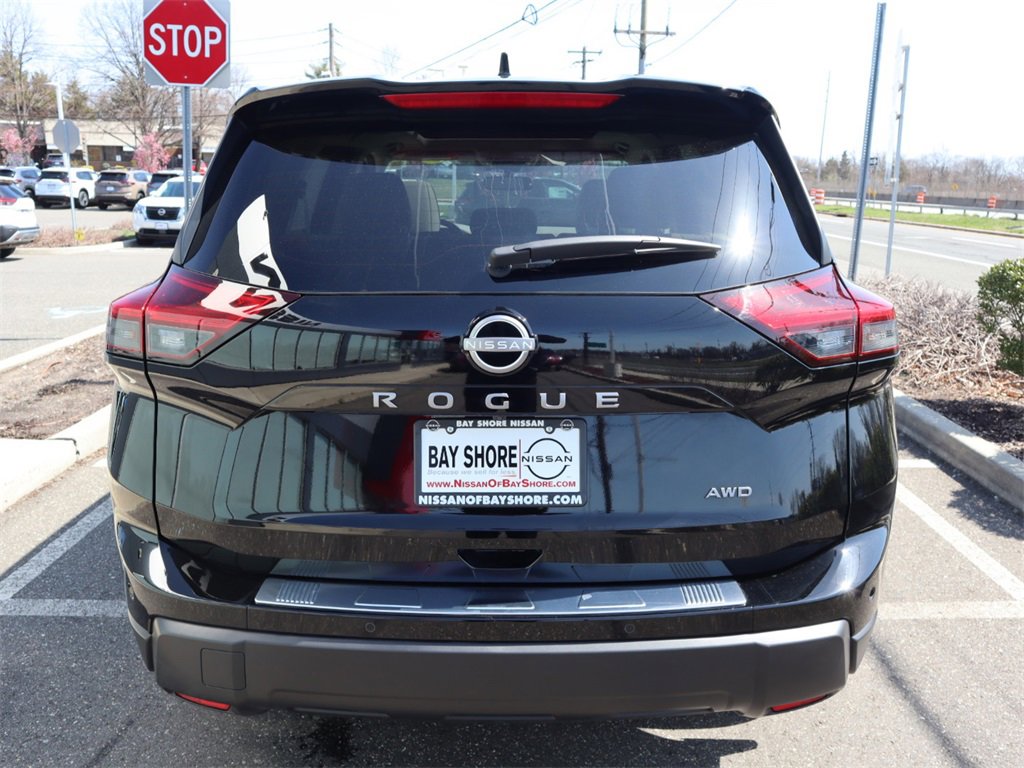Certified 2025 Nissan Rogue SV w/ SV Premium Package image 7