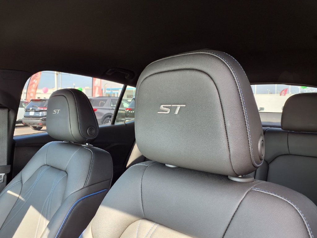 Used 2025 Buick Envista Sport Touring w/ Convenience I Package FWD image 18