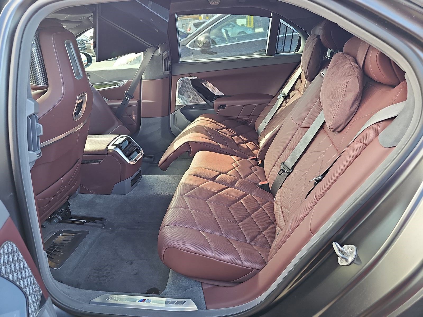 Used 2023 BMW 760i xDrive AWD/4WD image 12
