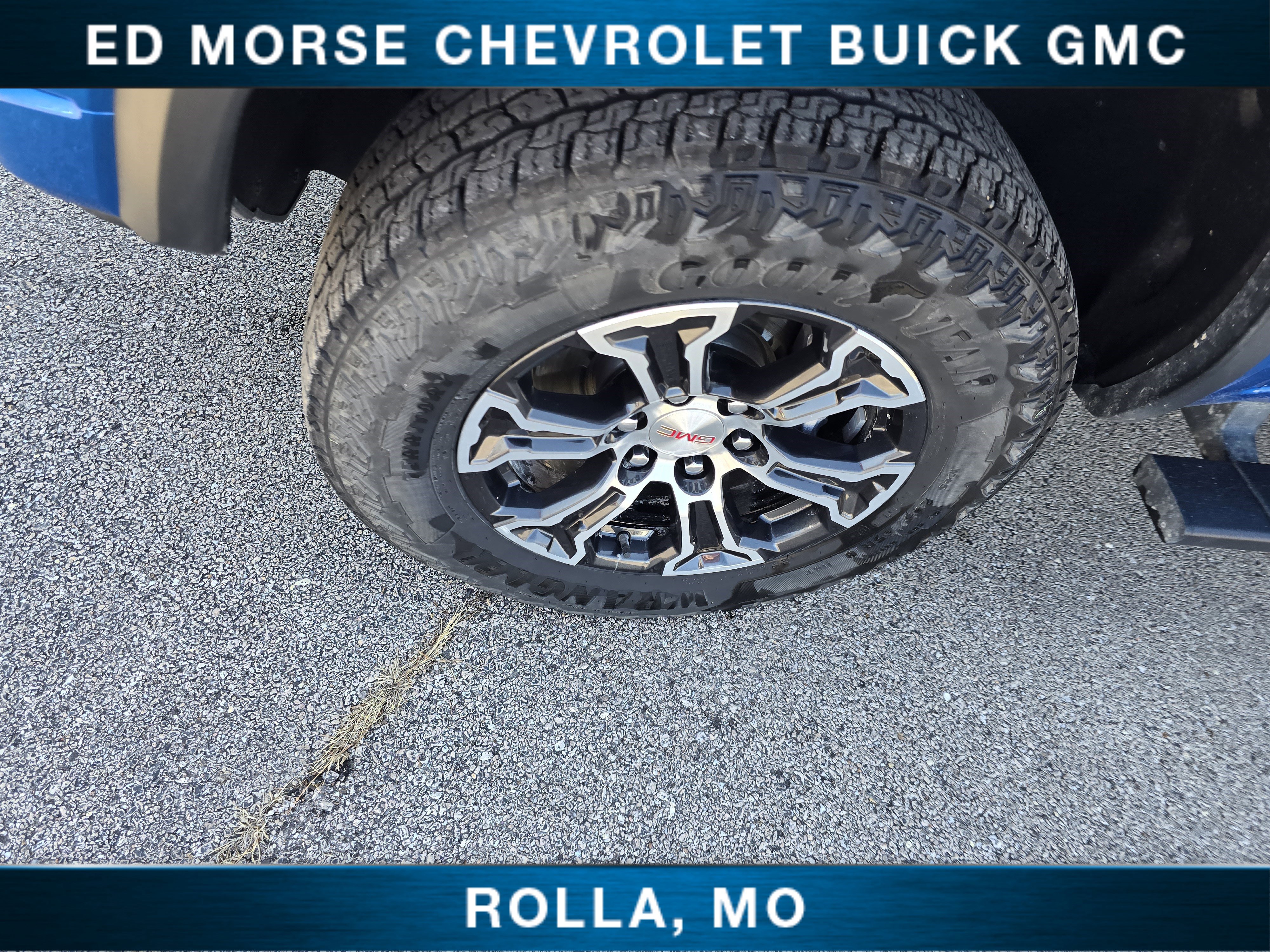 Used 2024 GMC Canyon AT4 image 9