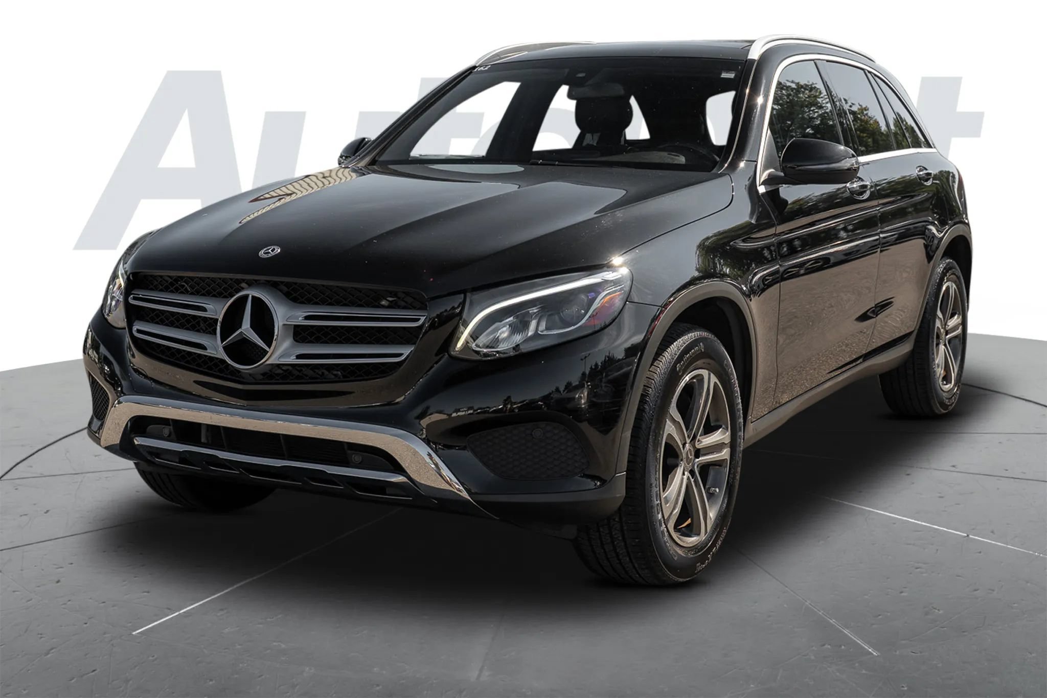 Used 2019 Mercedes-Benz GLC 300 4MATIC w/ Premium Package image 5