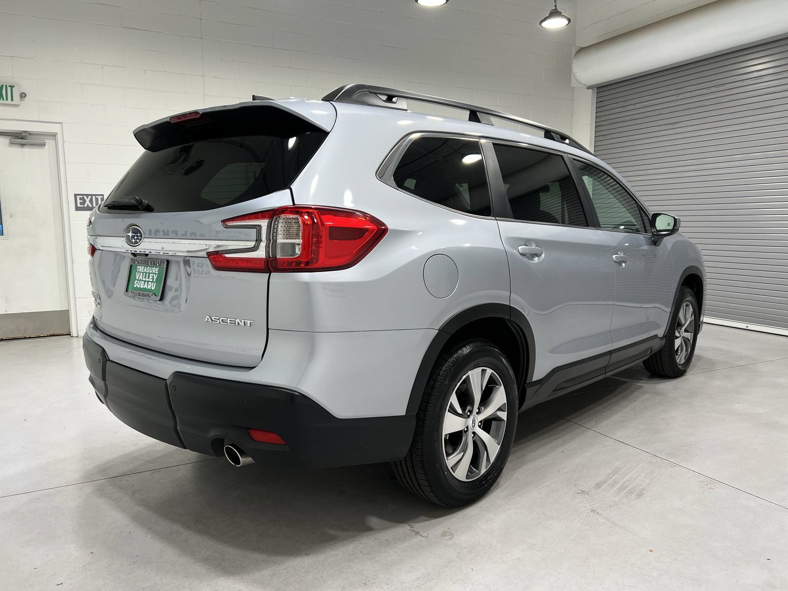 Used 2025 Subaru Ascent Premium AWD/4WD image 8