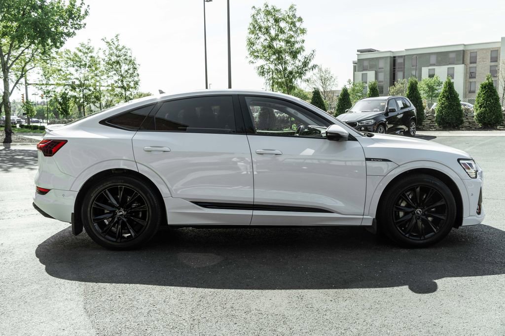 Used 2021 Audi e-tron Premium Plus w/ Premium Plus Package AWD/4WD image 3