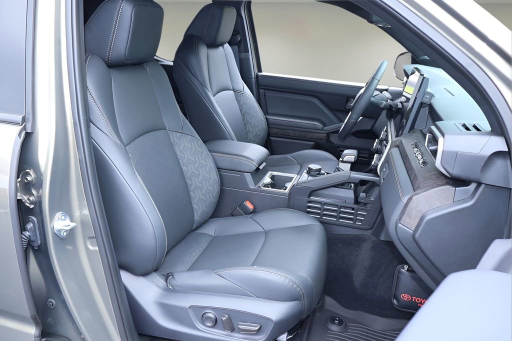 Certified 2025 Toyota Tacoma Limited image 21