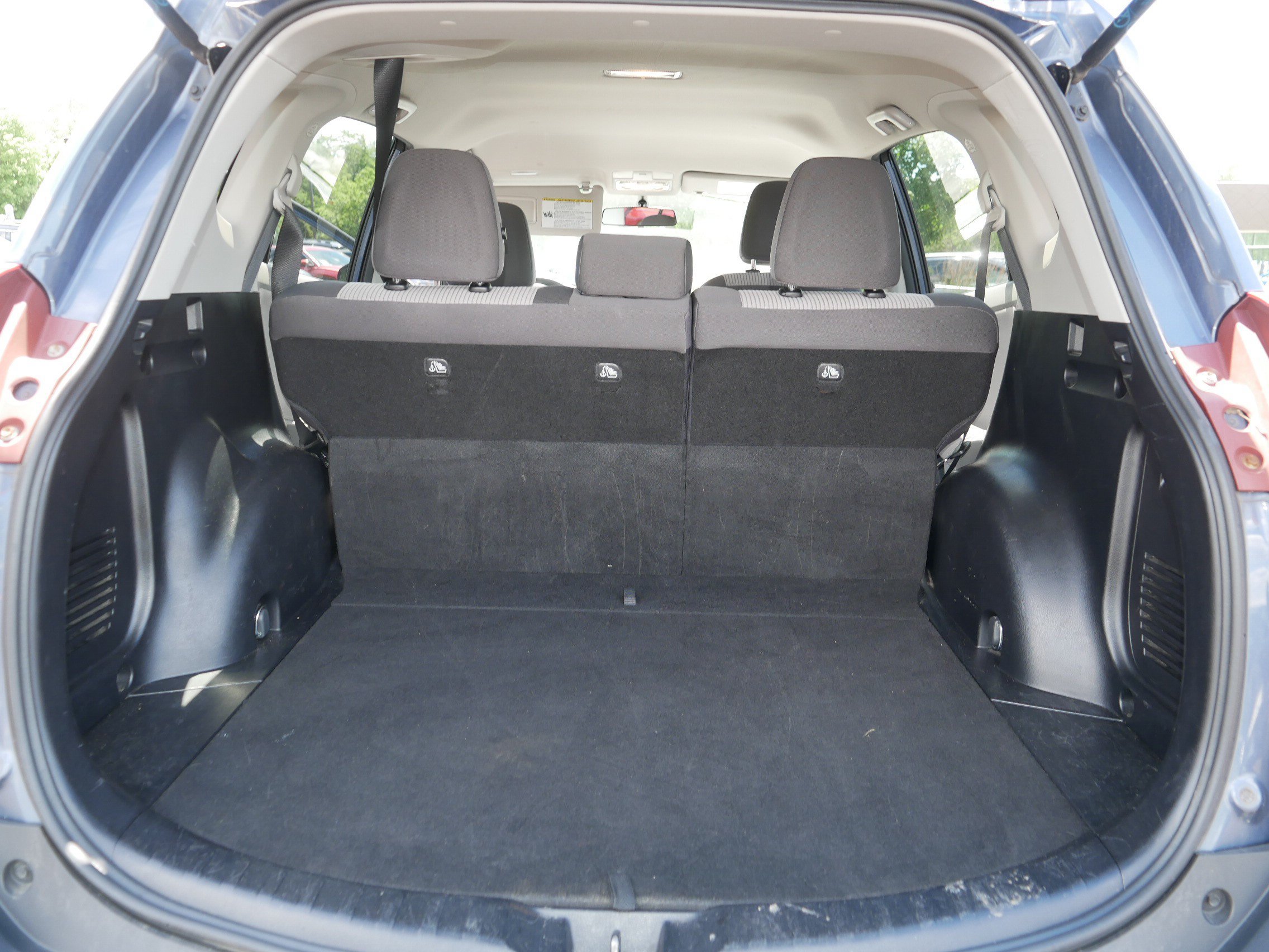 Used 2013 Toyota RAV4 LE AWD/4WD image 17