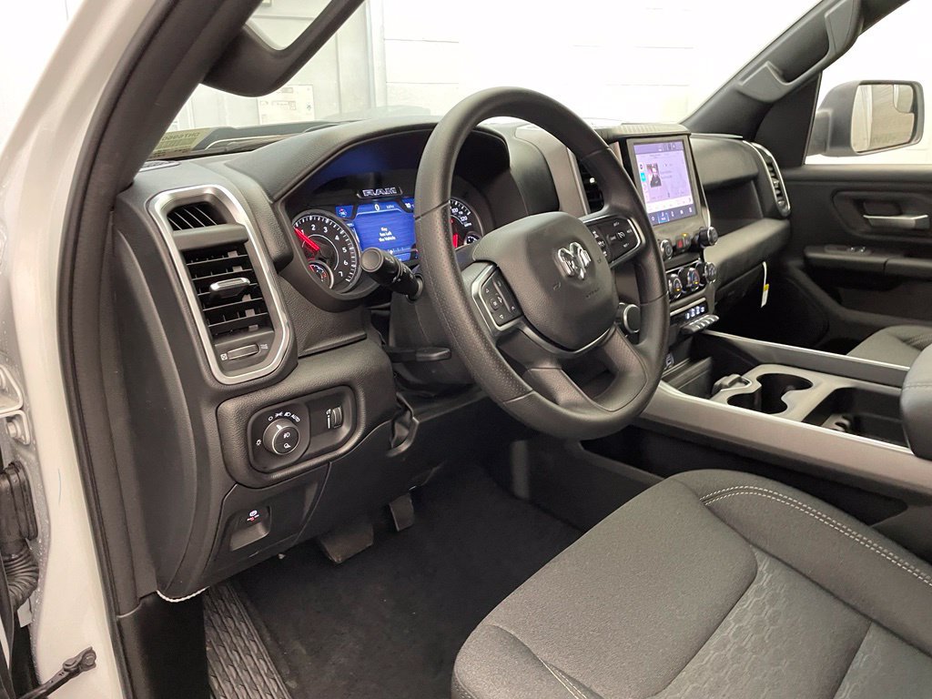 New 2026 RAM 1500 Express AWD/4WD image 16