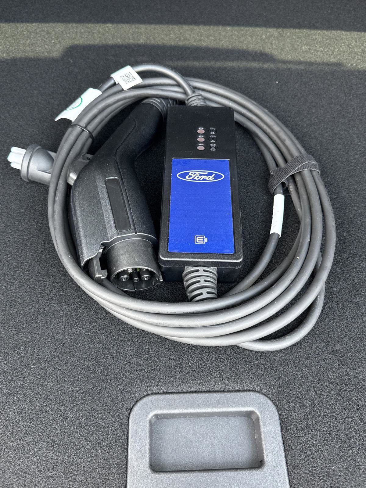 New 2025 Ford Escape SE image 15