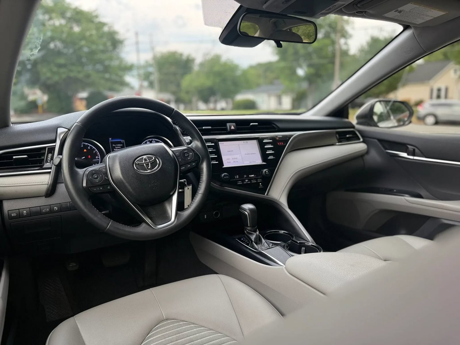 Used 2018 Toyota Camry SE FWD image 10