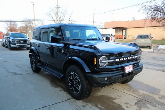 New 2025 Ford Bronco Outer Banks image 8