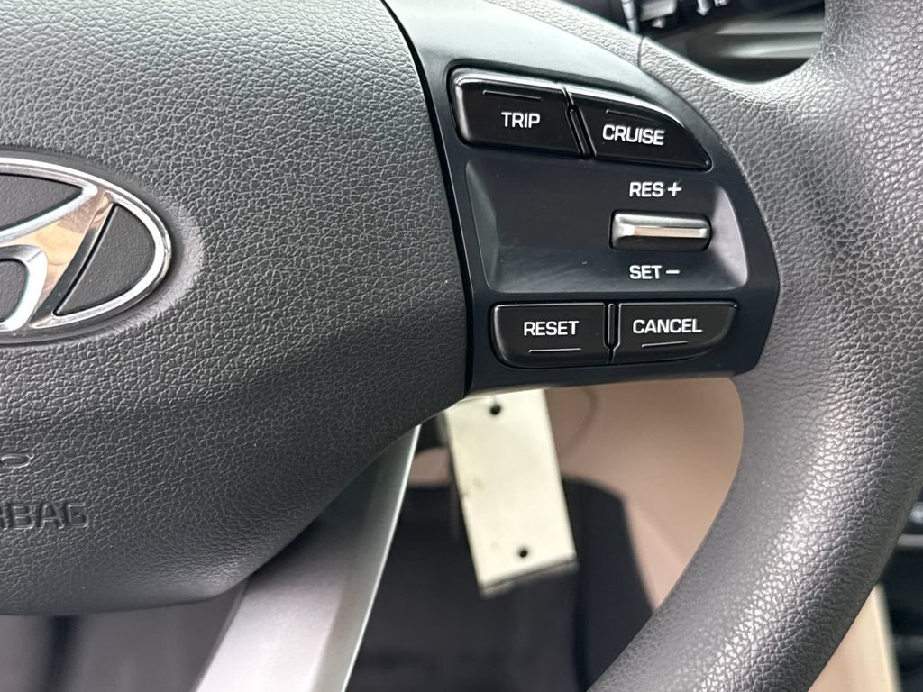 Used 2019 Hyundai Elantra SE FWD image 16