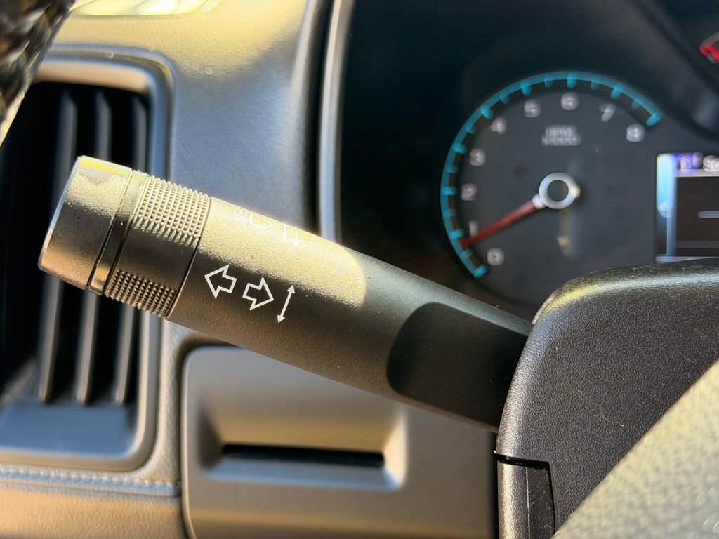 Used 2018 GMC Canyon SLE w/ SLE Convenience Package image 15