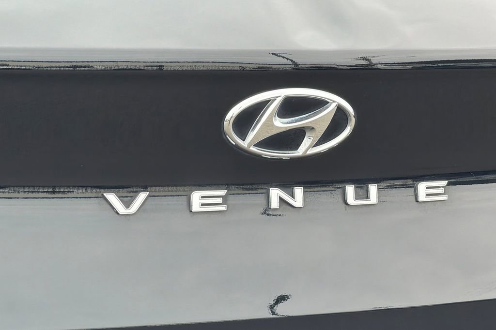 Used 2020 Hyundai Venue SE image 23