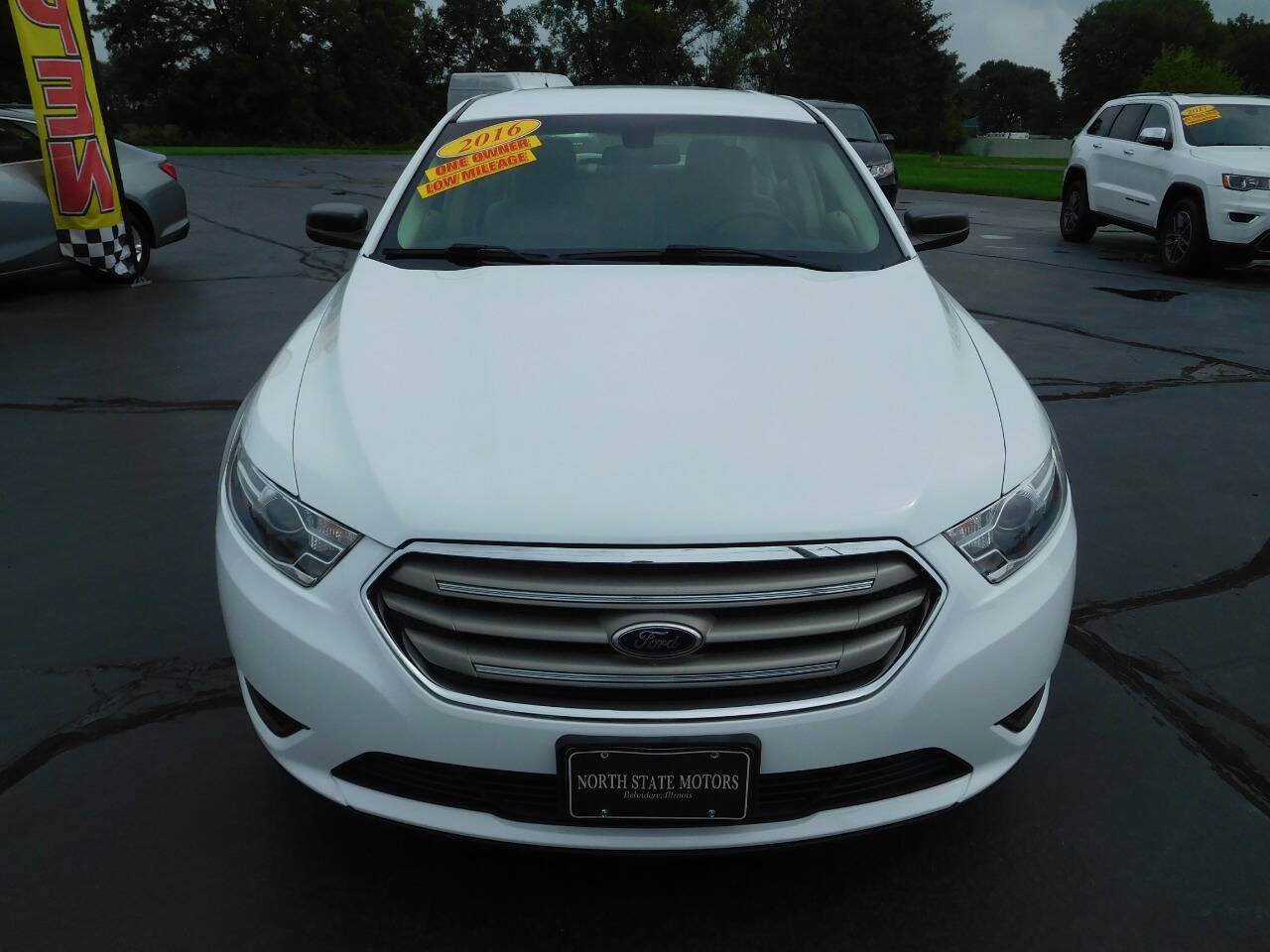 Used 2016 Ford Taurus SE FWD image 7