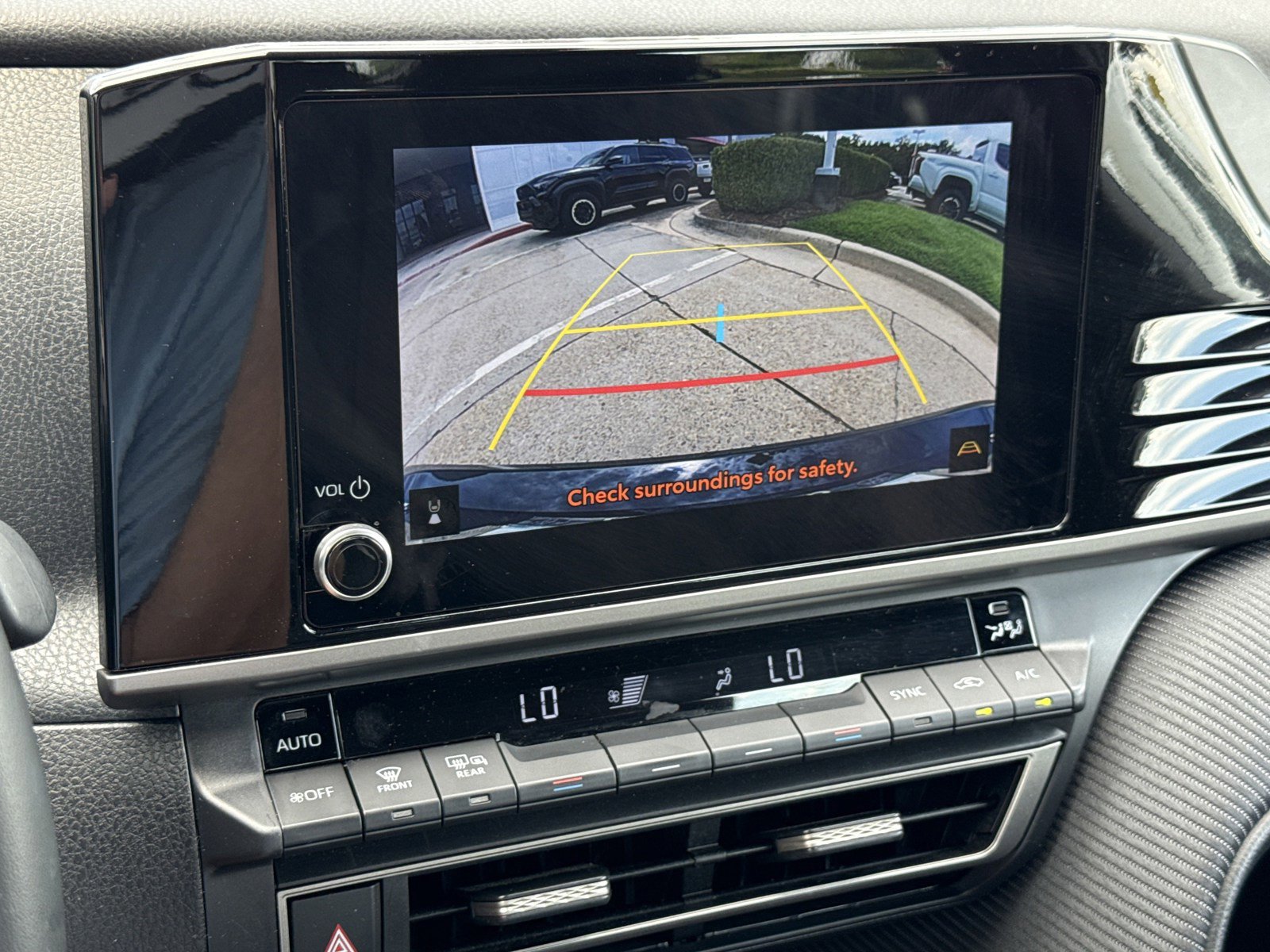 Used 2025 Toyota Camry SE image 23