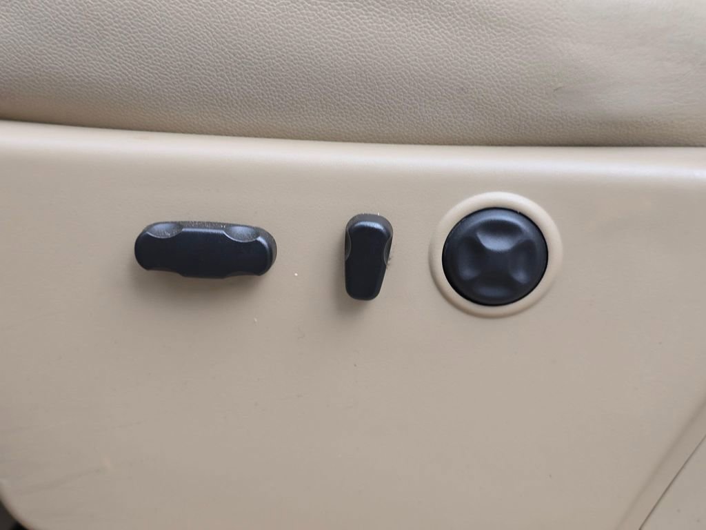 Used 2013 Chevrolet Silverado 2500 LTZ w/ LTZ Plus Package image 22