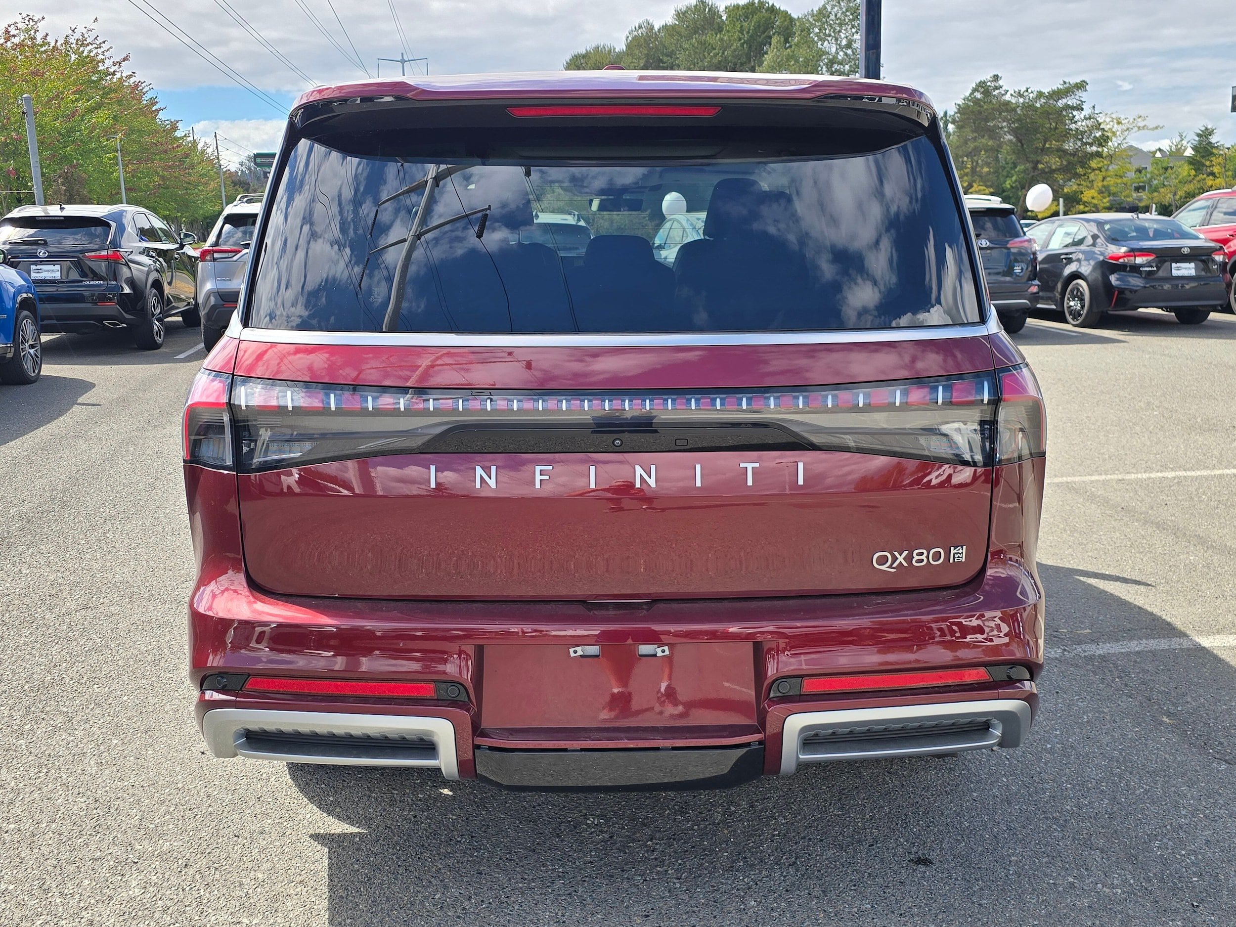 Used 2025 INFINITI QX80 Luxe AWD/4WD image 4