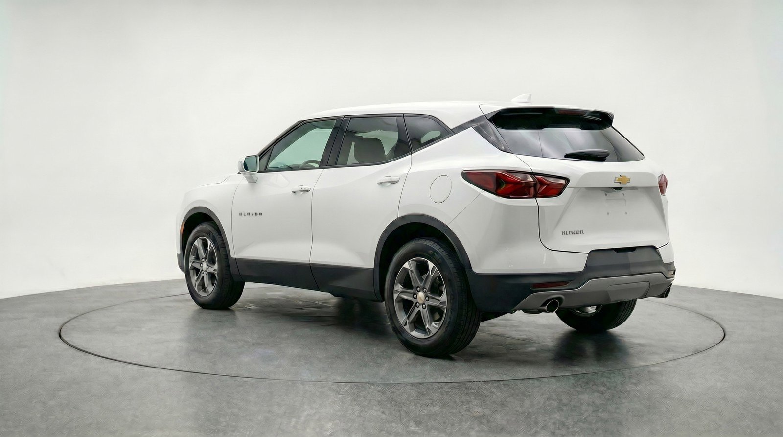 Used 2025 Chevrolet Blazer LT FWD image 6