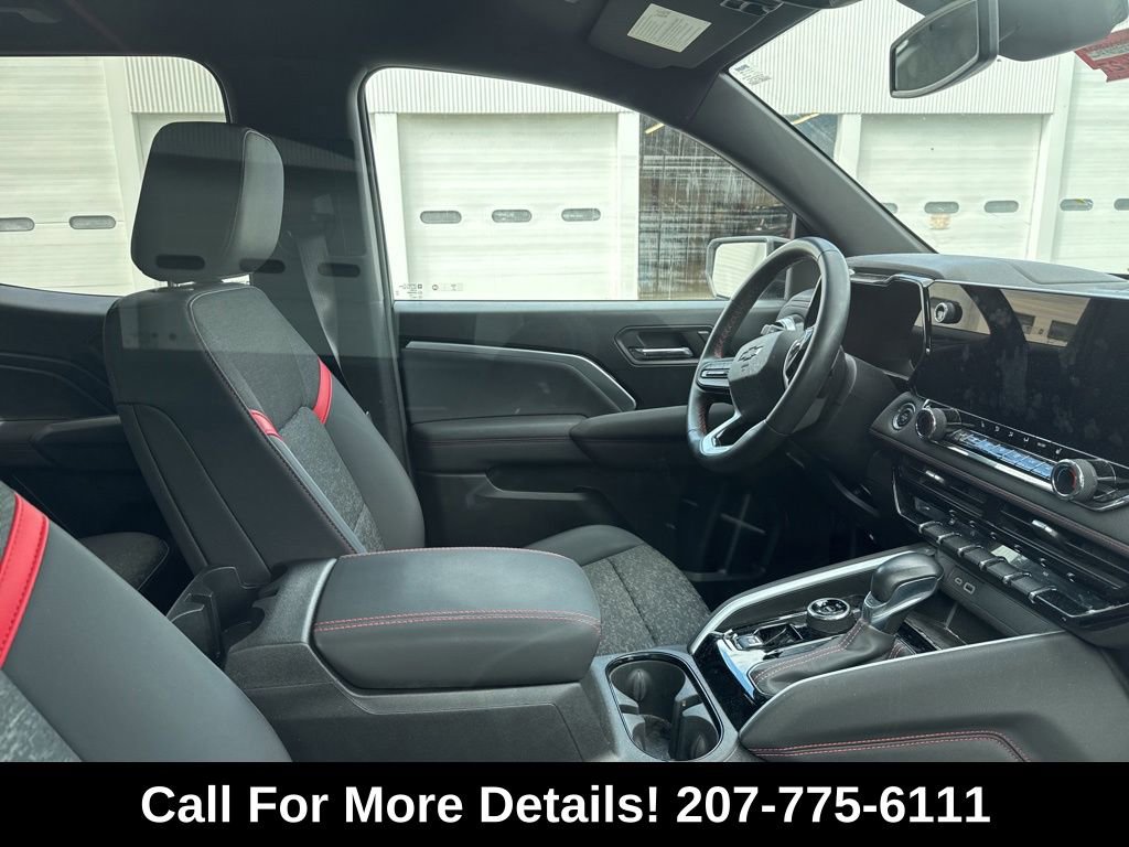 Used 2023 Chevrolet Colorado Z71 w/ Z71 Convenience Package 2 AWD/4WD image 3