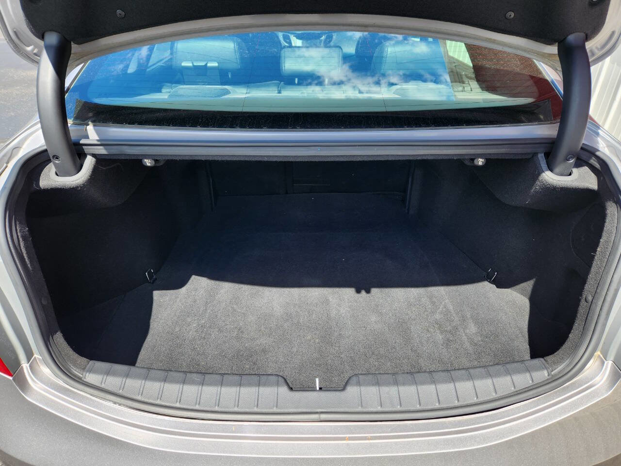 Used 2014 Hyundai Azera Limited w/ Option Group 02 FWD image 21