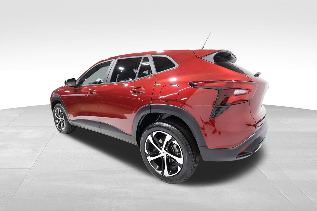 Certified 2024 Chevrolet Trax RS w/ Driver Confidence Package FWD image 2