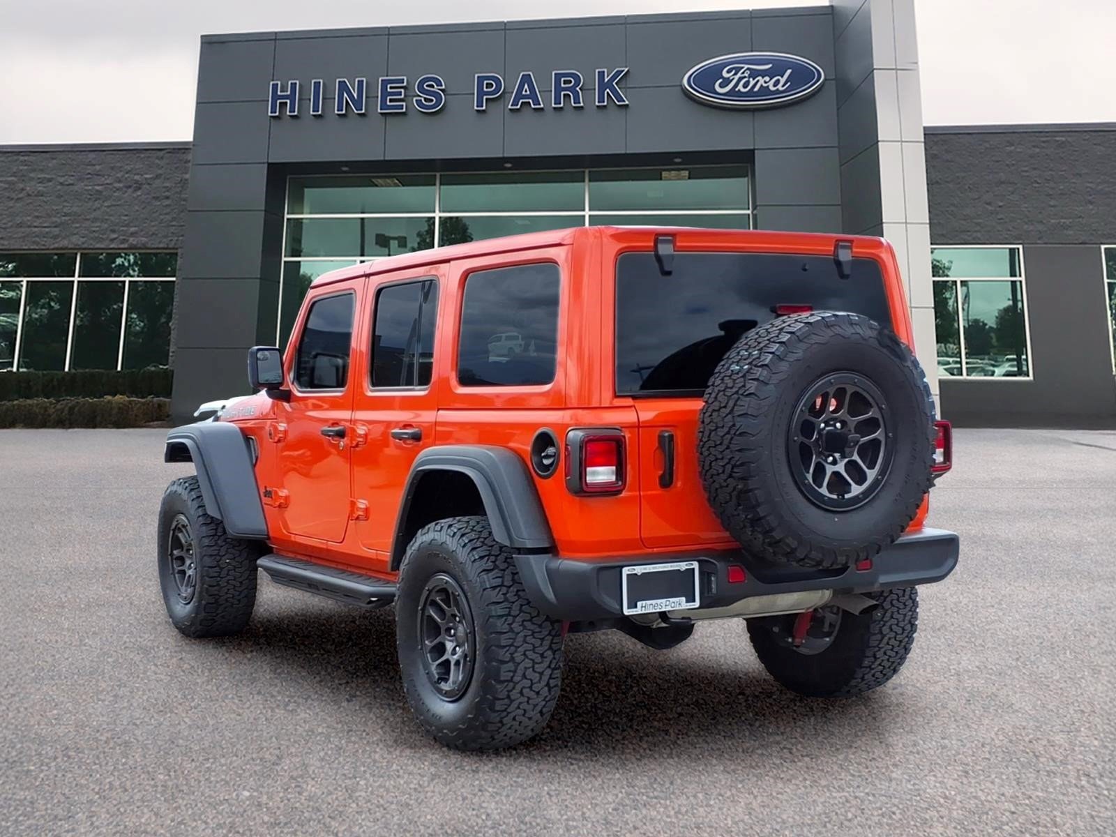 Used 2023 Jeep Wrangler Unlimited Sport AWD/4WD image 5