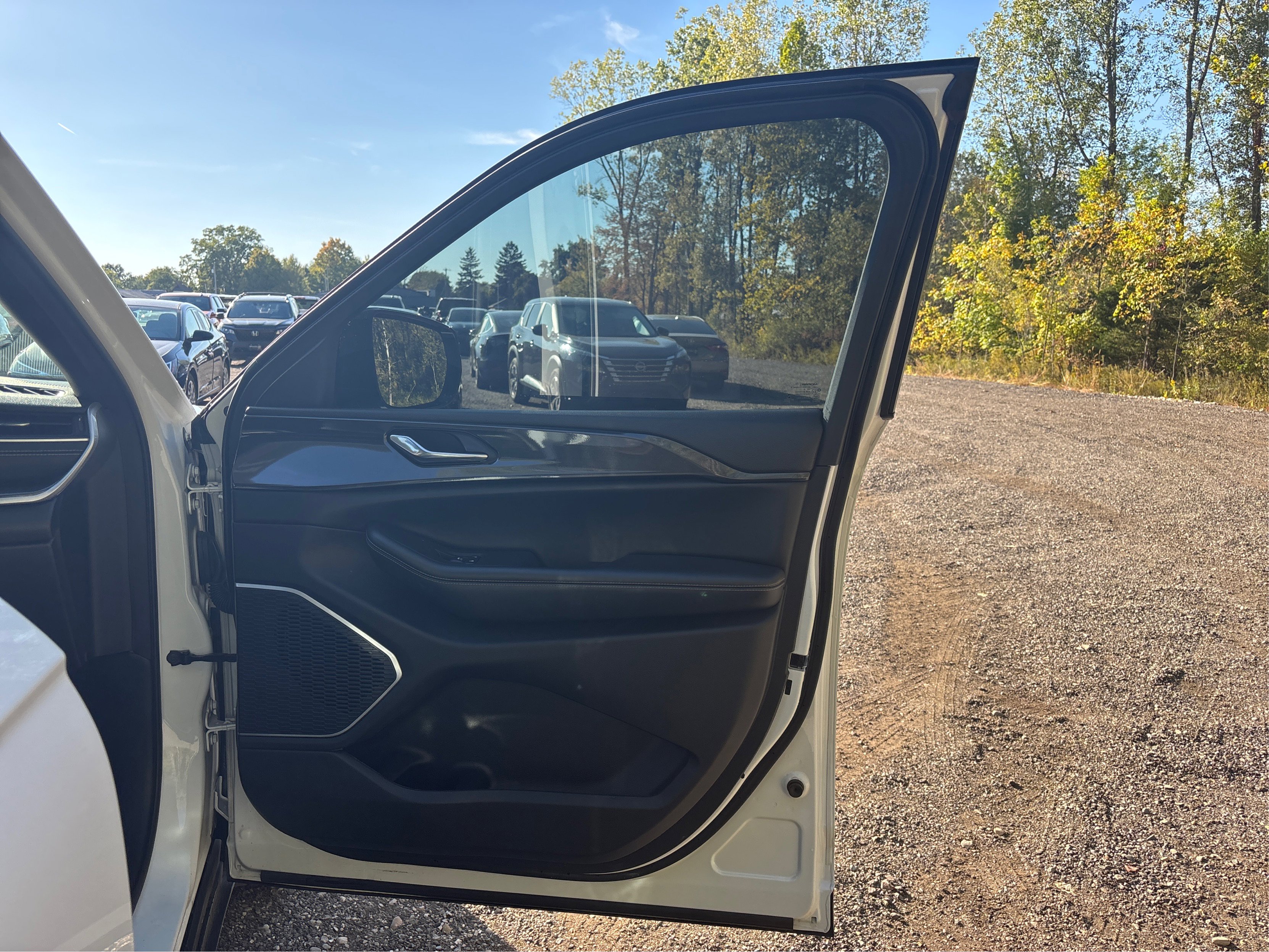 Used 2023 Jeep Grand Cherokee Altitude image 26