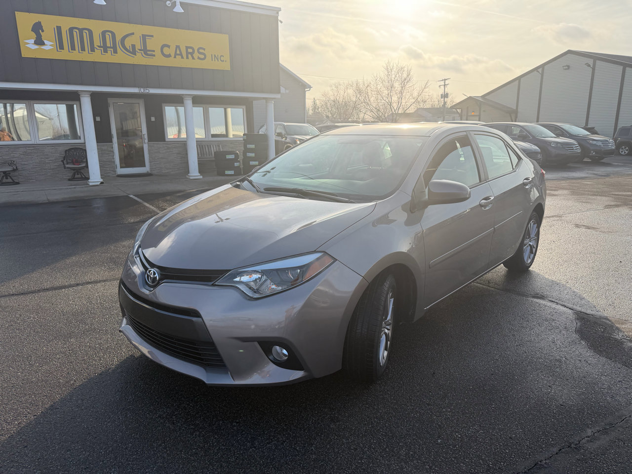 Used 2015 Toyota Corolla LE Premium image 2