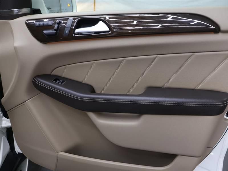 Used 2015 Mercedes-Benz GL 450 4MATIC w/ Appearance Package image 12