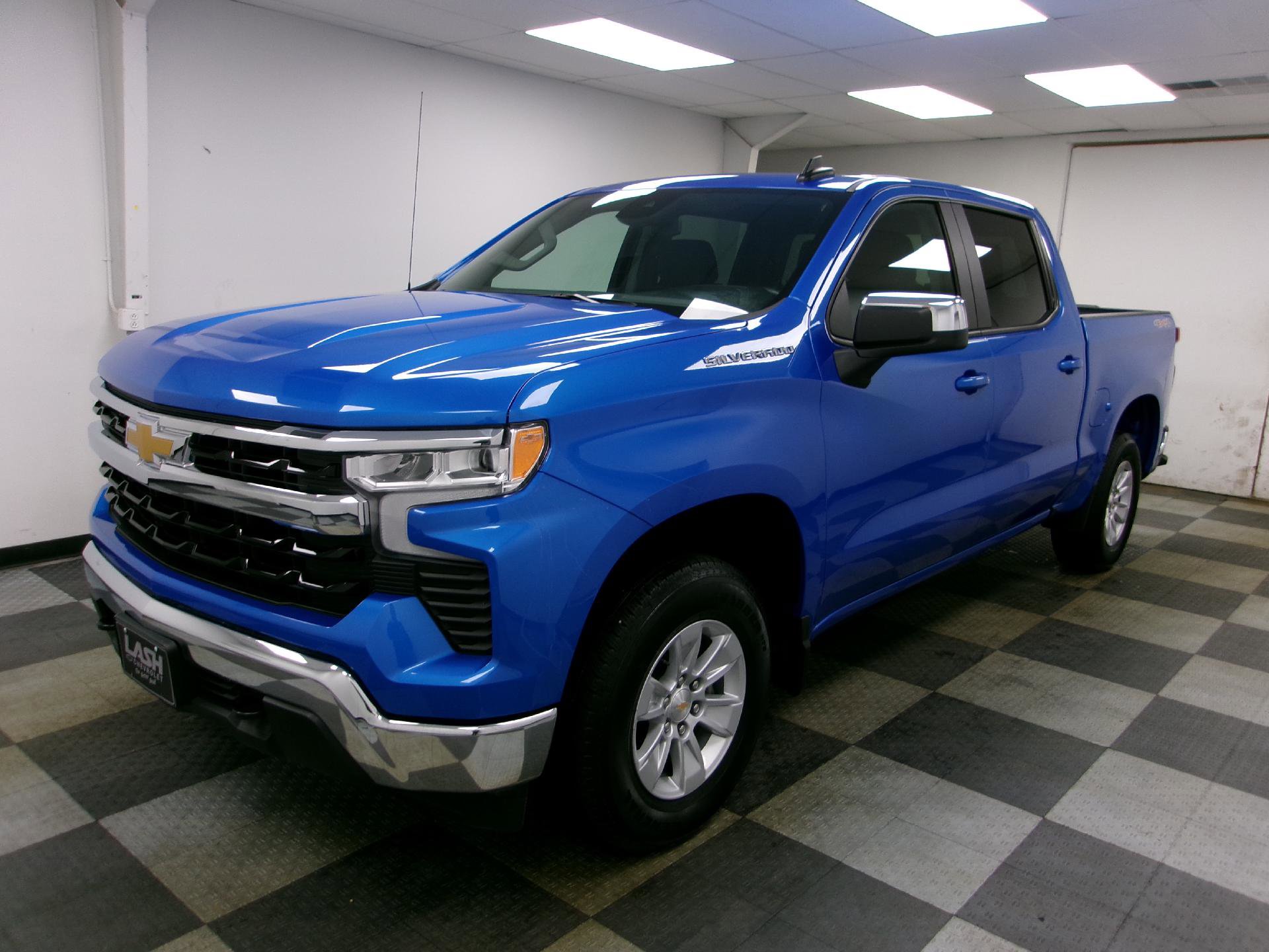 Used 2025 Chevrolet Silverado 1500 LT AWD/4WD image 1