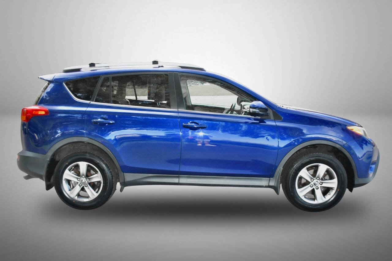 Used 2015 Toyota RAV4 XLE AWD/4WD image 8