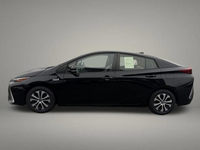 Used 2021 Toyota Prius Prime XLE w/ Carpet Mat Package (TMS) FWD image 2